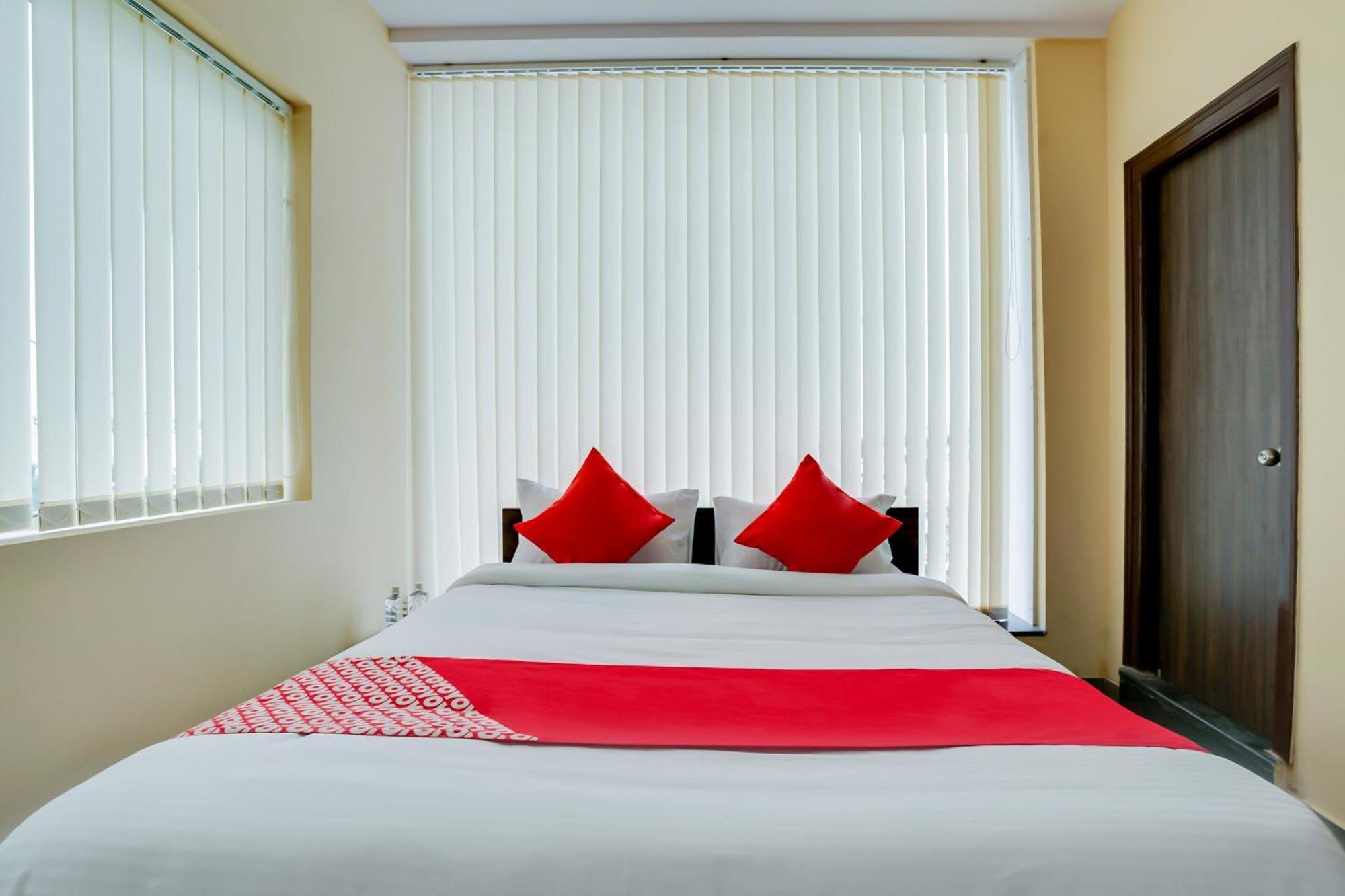 Hotel O Alekhya Residency Cafe Bahar Sururnagar Экстерьер фото