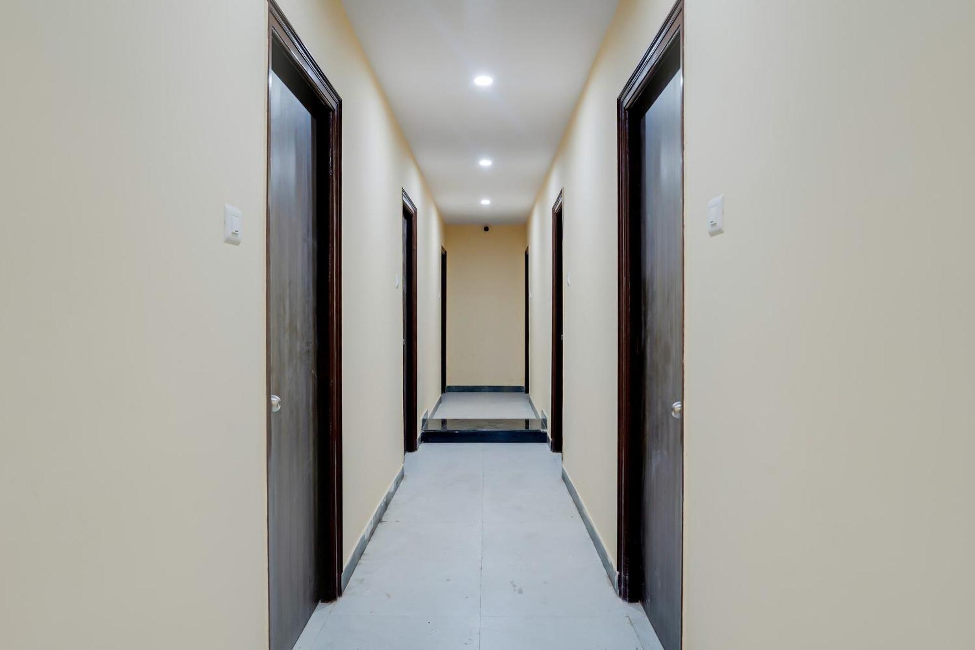 Hotel O Alekhya Residency Cafe Bahar Sururnagar Экстерьер фото