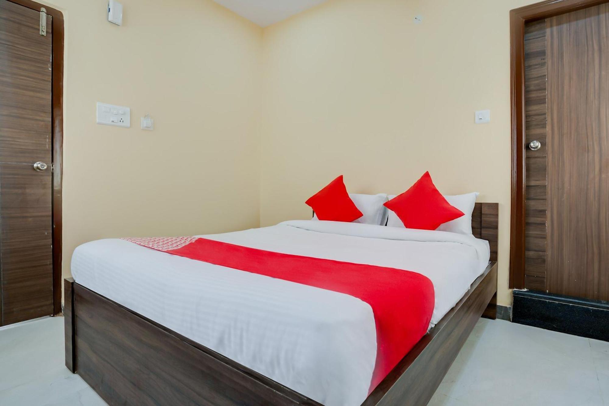 Hotel O Alekhya Residency Cafe Bahar Sururnagar Экстерьер фото