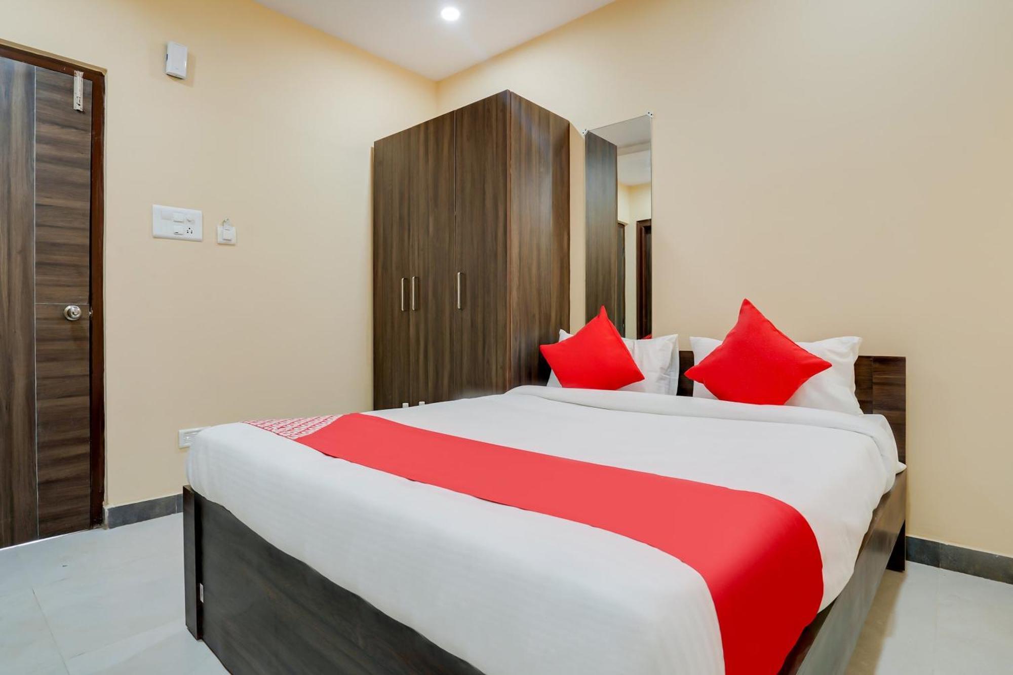 Hotel O Alekhya Residency Cafe Bahar Sururnagar Экстерьер фото
