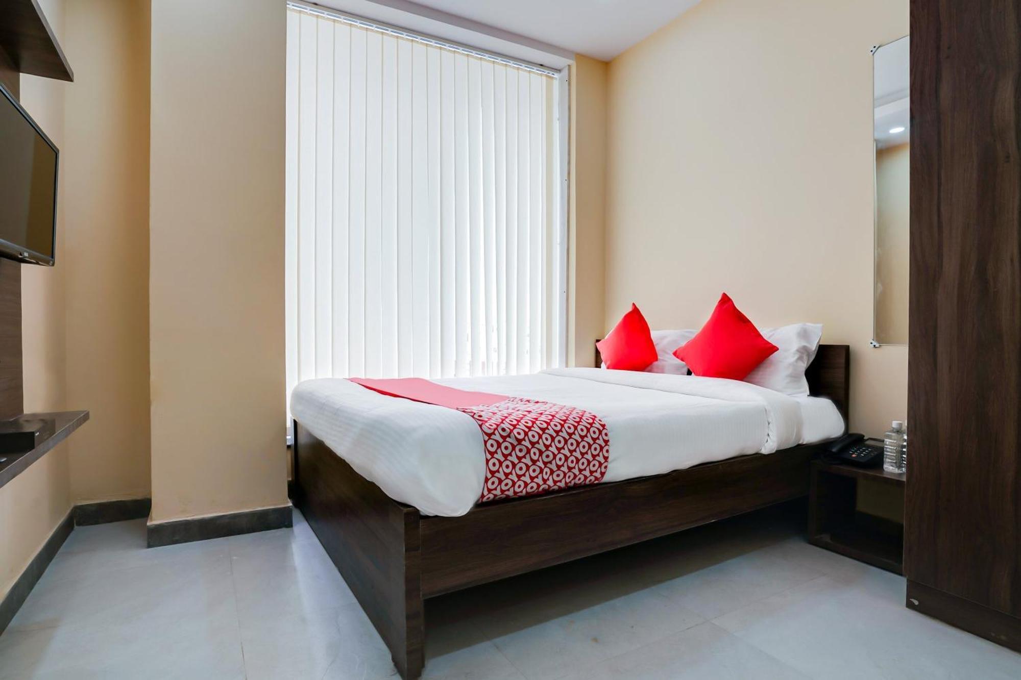 Hotel O Alekhya Residency Cafe Bahar Sururnagar Экстерьер фото