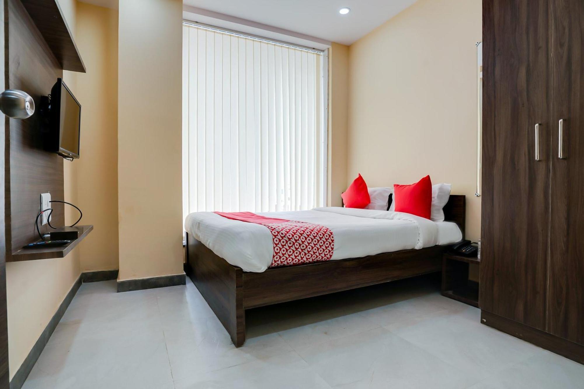 Hotel O Alekhya Residency Cafe Bahar Sururnagar Экстерьер фото