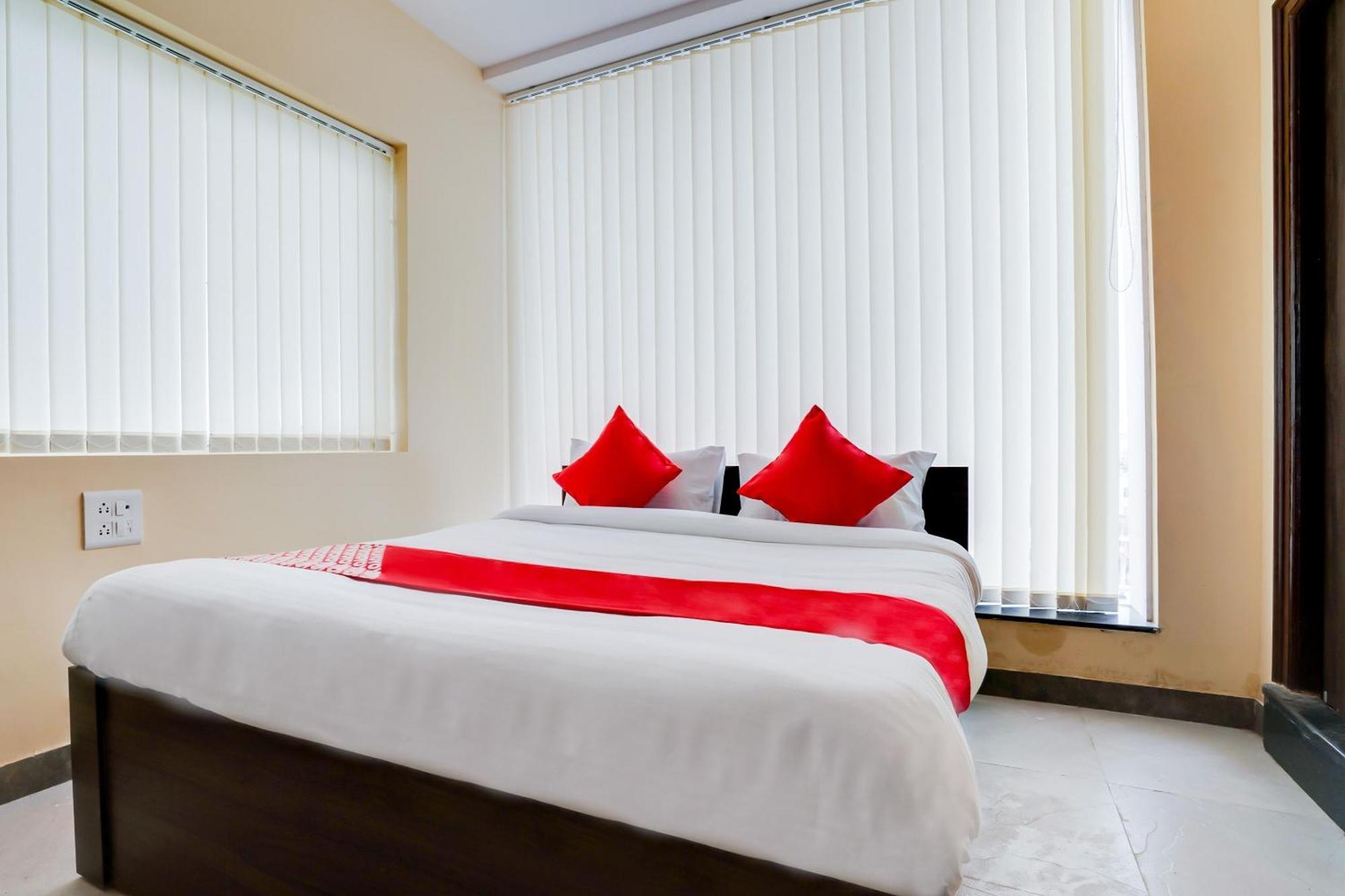 Hotel O Alekhya Residency Cafe Bahar Sururnagar Экстерьер фото